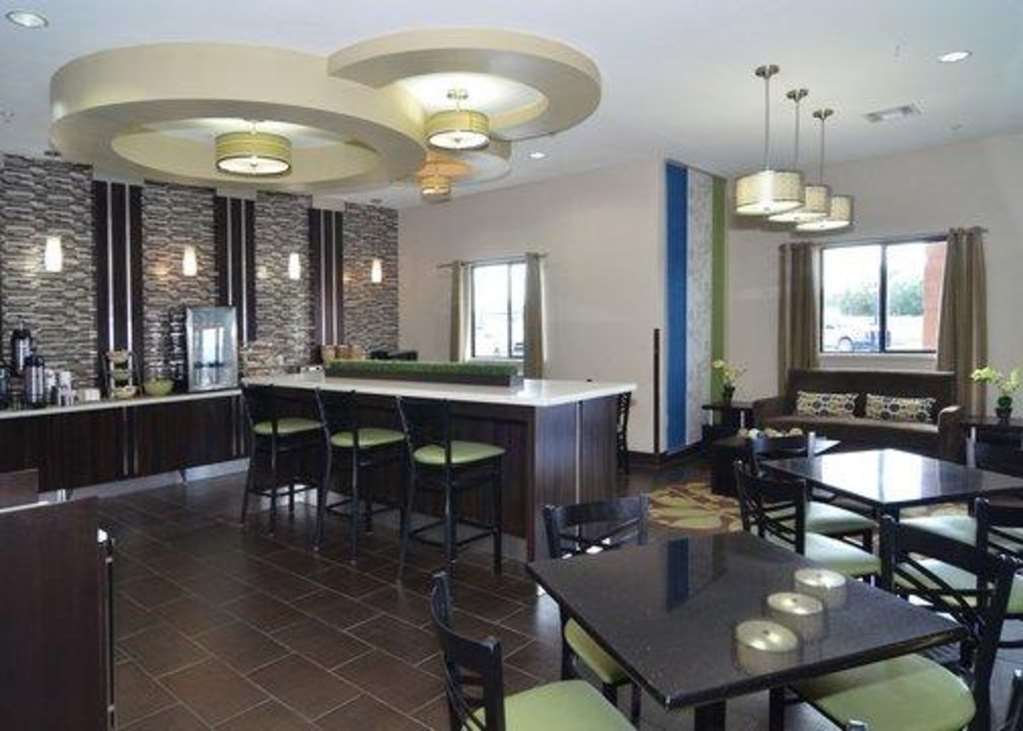 Quality Inn & Suites Kenedy - Karnes City Restoran gambar